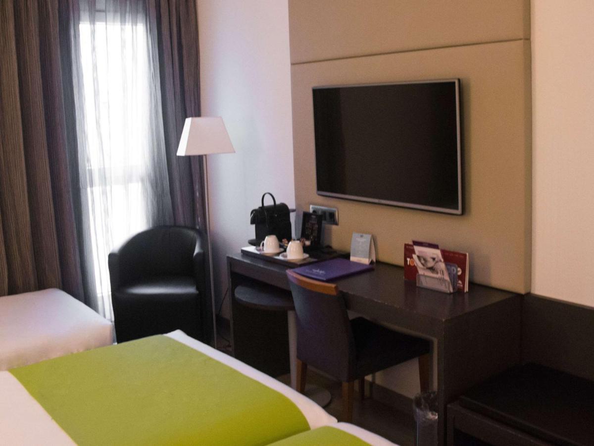 Mercure Madrid Centro Екстериор снимка