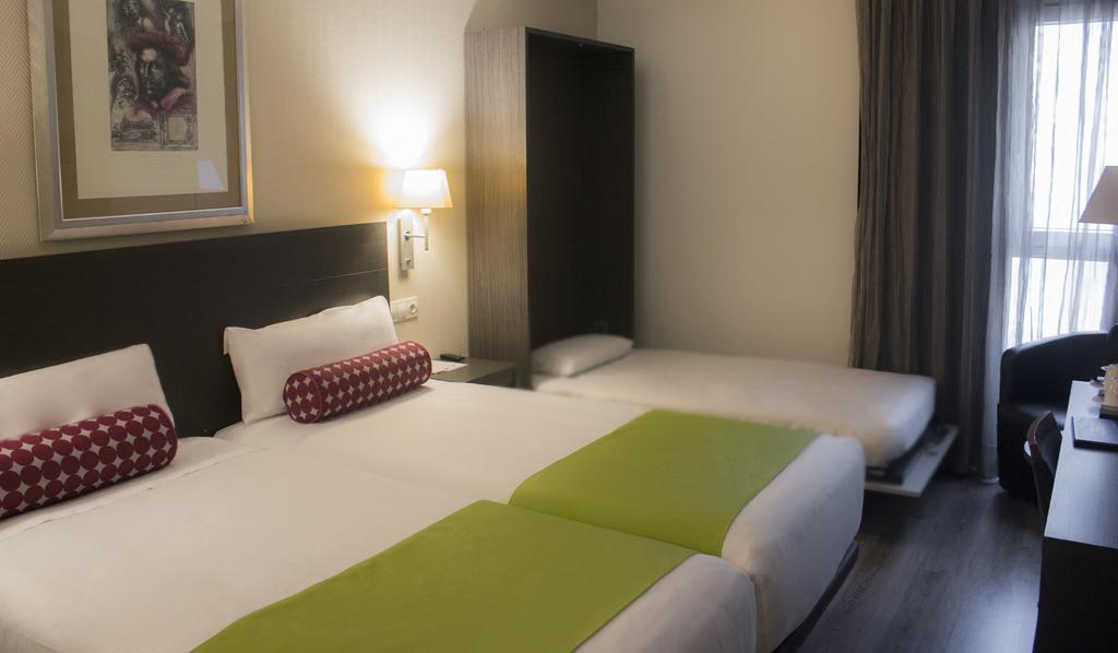 Mercure Madrid Centro Стая снимка